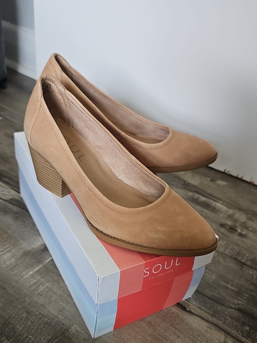 Naturalizer Soul Sofie Women's Tan Block Heel Pumps Size 6.5 Suede Style